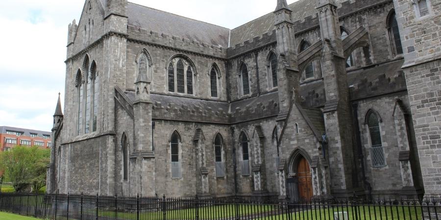El tratado de condiciones de la Catedral San Patricio Irlanda