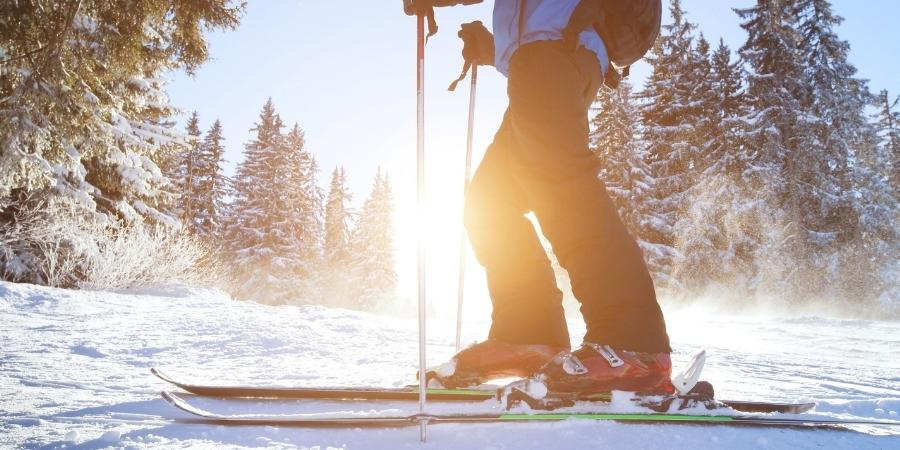 Esquiar es uno de los mejores deportes de invierno de Canadá